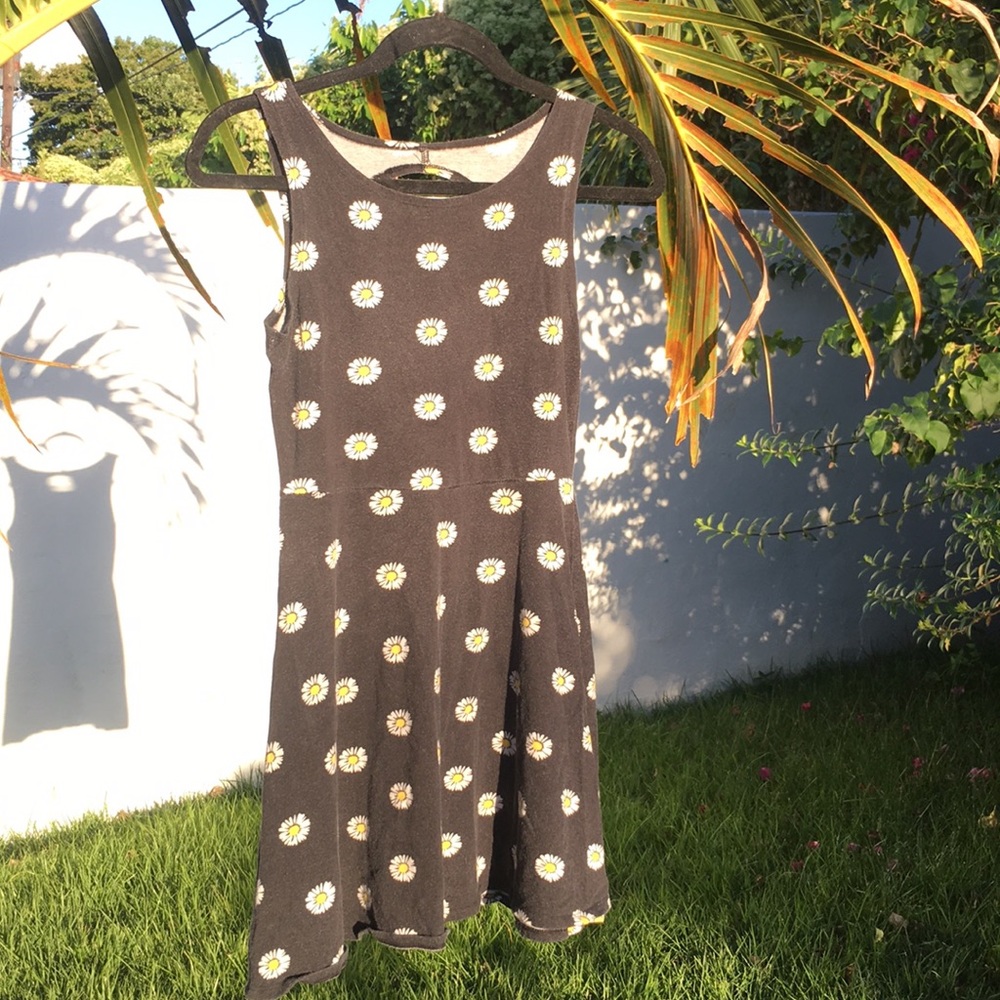 Backless Daisy Print Short Dress